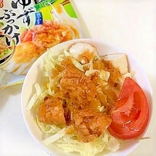 キャベツと魚河岸揚げのサラダ